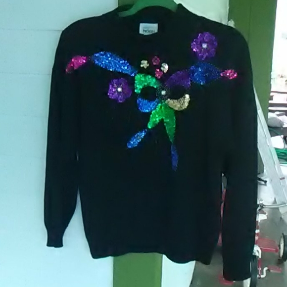 Mr. Noah Sweaters - Vintage Mr. Noah ladies sweater.